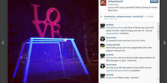 Punya monumen Gembok Cinta, Netizen samakan Bandung dengan Paris