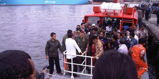 Jokowi tinjau Pelabuhan Tanjung Priok dari atas kapal