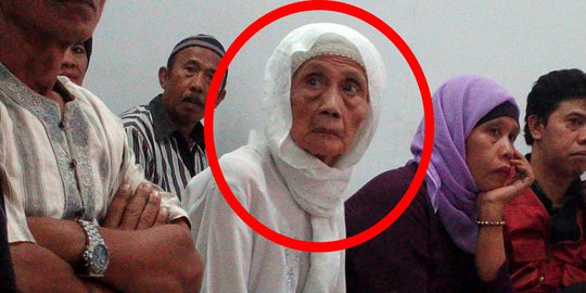 Di Goda Janda Tua Kisah Kisah ibu 90 tahun digugat Rp 1 M oleh anak kandungnya 