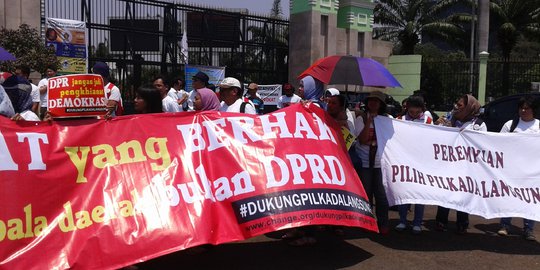 Sebelum bubarkan diri, pendemo minta DPR berpihak pada rakyat