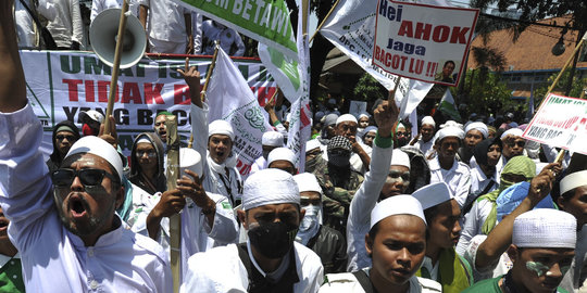 ahok jadi gubernur di hutan rev1