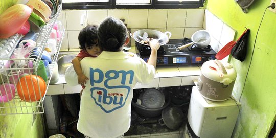 Warga Rusunawa Marunda mulai gunakan gas PGN untuk masak