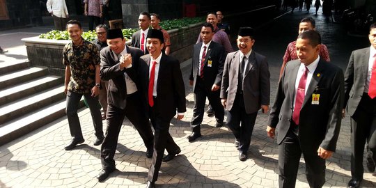 Bergandeng tangan, Jokowi-Ahok hadiri pelantikan Ketua DPRD DKI