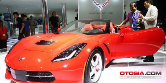 Roy Suryo kepincut Corvette Stingray