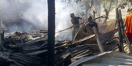 Gara-gara tungku memasak air, 3 rumah di Kediri ludes terbakar