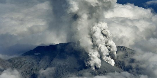 Gunung Ontake meletus dahsyat di Jepang
