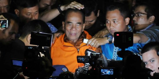 7 Bulan penuh kontroversi kepemimpinan sang Gubernur Riau
