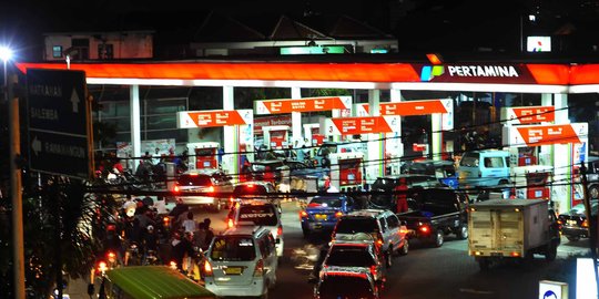 KPPU minta larangan jual premium di tol dicabut