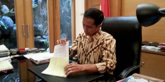 Jokowi ancam potong anggaran daerah yang 'mbalelo'