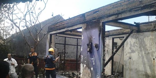 Rumah gudang di Kutai terbakar, 2 motor ikut ludes dilalap api