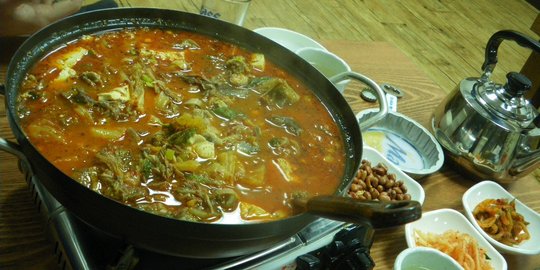 Bosintang, sup daging anjing yang jadi favorit warga Korea