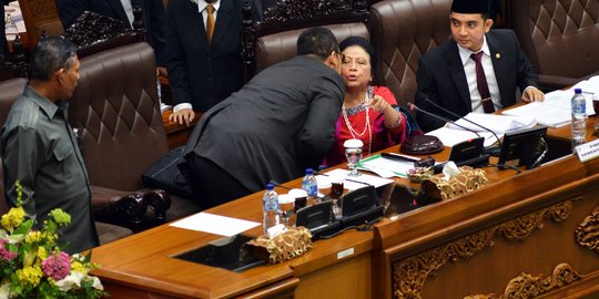 Mengenang keberanian Ceu Popong interupsi sidang zaman Soeharto
