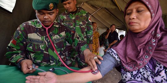 HUT ke 69, TNI gelar pengobatan gratis 30 ribu warga miskin