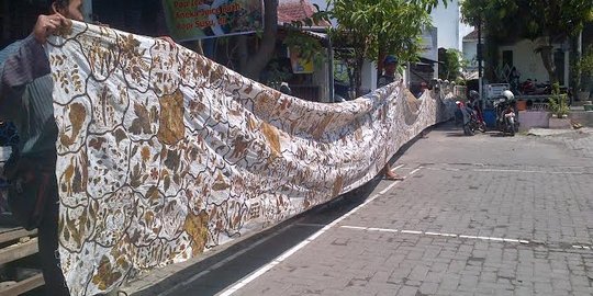 Hari Batik Nasional, perajin ciptakan Batik Semarangan 38 meter