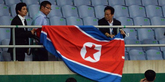 Aparat Korsel copot bendera Korut saat pertandingan Asian Games