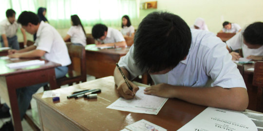 Pendidikan di Indonesia dinilai telah menyimpang dari UUD l945