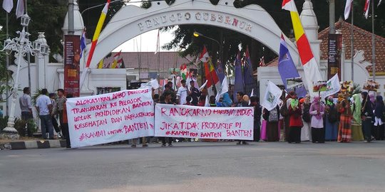 Dianggap tak produktif, Rano Karno dituntut mundur di HUT Banten