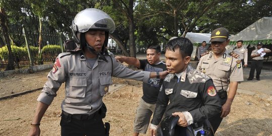 dari samurai sampai tahi kuda dibawa fpi serang ahok
