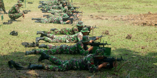 Perbandingan SS2 TNI buatan Bandung dengan senjata AS & Rusia