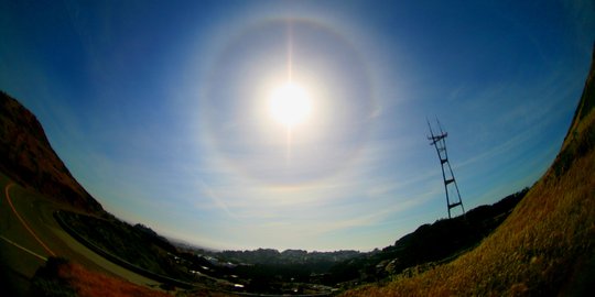 Masih jadi misteri, fenomena halo matahari lonjong