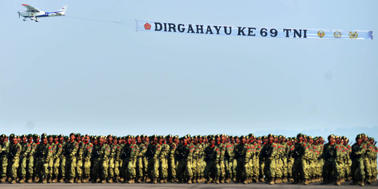 Gladi resik HUT TNI di Markas Koarmatim Surabaya