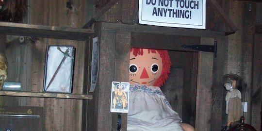 Ini boneka  Annabelle  asli berikut kisah seram  yang  