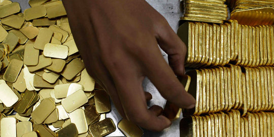 Harga emas Antam turun Rp 2.000 per gram