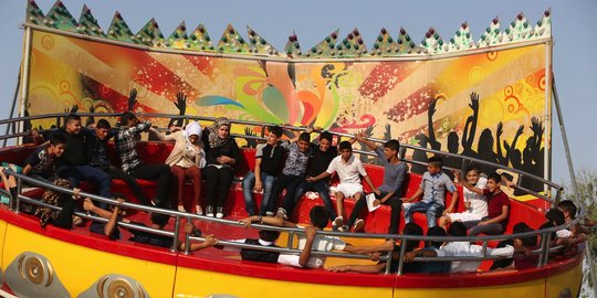 Libur Idul Adha, warga Irak bondong-bondong penuhi taman hiburan