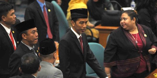 Jokowi pertanyakan aturan nyapres harus izin DPRD