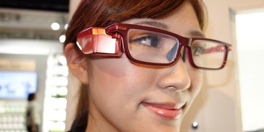 Toshiba buat kacamata pintar mirip Google Glass, lebih murah!
