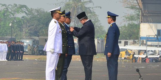 HUT TNI ke-69, SBY berikan penghargaan pada 3 prajurit di Biak