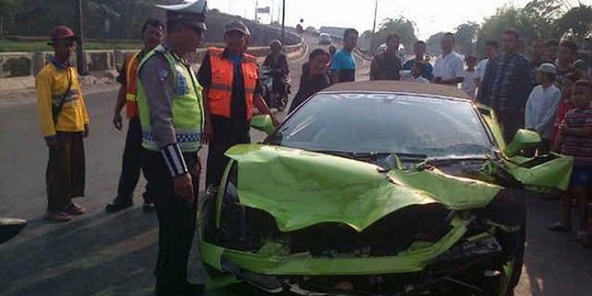  Kecelakaan  Lamborghini  Hotman polisi periksa kenek mobil  