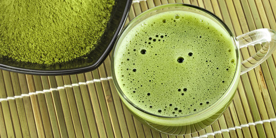 Teh hijau matcha 100 kali lebih sehat dari teh hijau biasa!