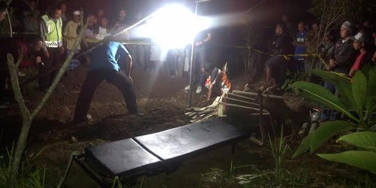 Polda Jateng bongkar makam korban miras oplosan di Magelang