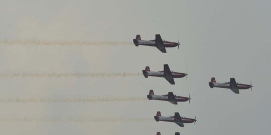 tambah pesawat tempur au rev1