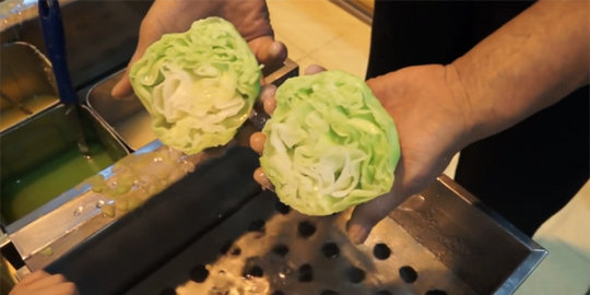 Mirip kubis betulan, ternyata ini cuma imitasi!