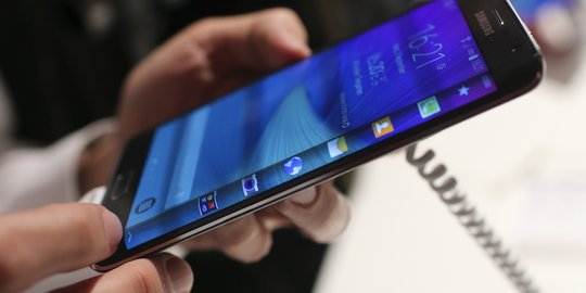 Kini telepon genggam sudah gantikan peran dompet
