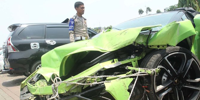  Kecelakaan  Lamborghini  kesaksian kernet berbeda dengan 