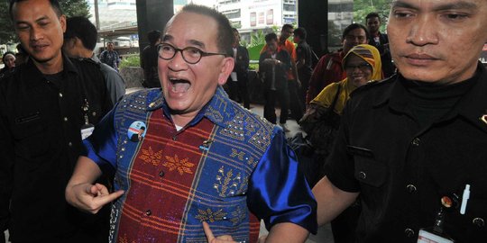 Ruhut: Pengacara glamor itu yang asalnya dari kampung