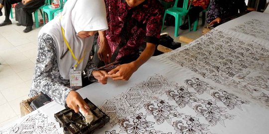 Puluhan pelajar di Solo ikut lomba desain batik