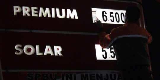 Pelaku pasar tunggu keberanian Jokowi naikkan harga BBM