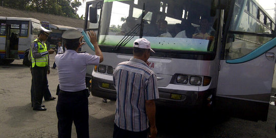 Bus Surabaya-Trenggalek banyak yang tak layak jalan