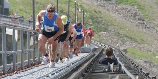 Niesenlauf, lomba menaiki 11.674 anak tangga di Swiss