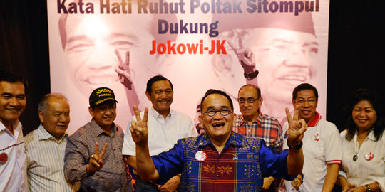 Ruhut: Rugi jika ada pihak berseberangan dengan Jokowi