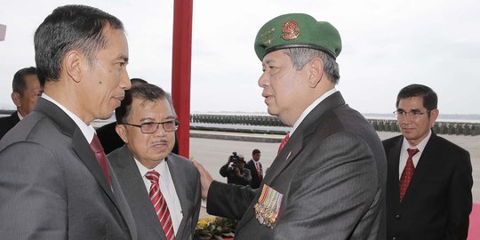 Kontroversi upacara penyambutan Jokowi di Istana oleh SBY