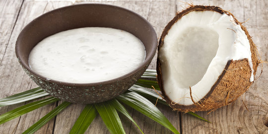 5 Alasan kenapa makan kelapa bisa menurunkan berat badan