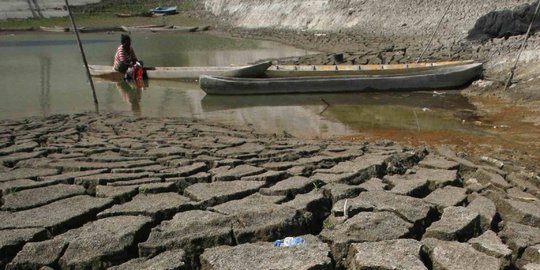 Pemkab Lamongan keruk 60 waduk buat antisipasi kekeringan