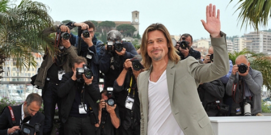 Seganteng apa Sih penampilan Brad Pitt sebelum terkenal?