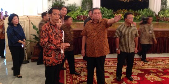 Usai jalan-jalan, SBY dan Jokowi bicara empat mata di Istana