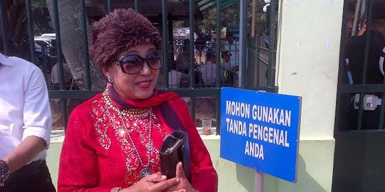Jauh-jauh dari Sumbar, ibu ini semangat datang pelantikan Jokowi